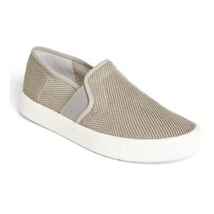 Vince Blair 8 Slip-On Sneaker in Oyster sz 8